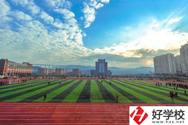 張家界有沒(méi)有航空職校？有什么報(bào)考條件？