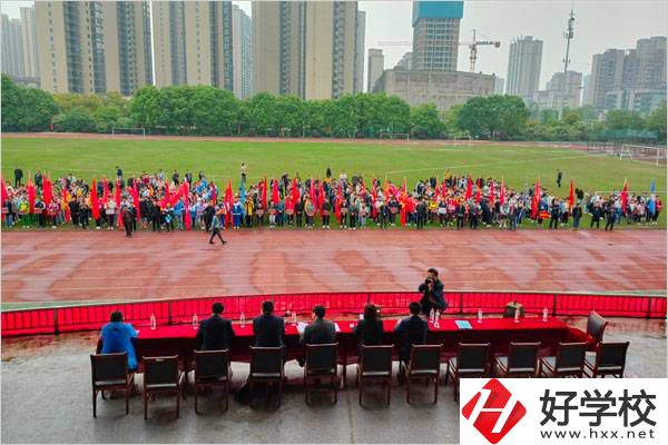常德桃源縣機(jī)電成人中專是公辦還是民辦？就業(yè)率高嗎？