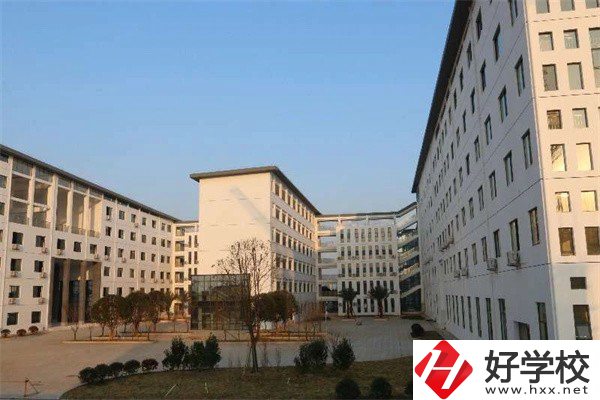 衡陽哪些中職可以學(xué)醫(yī)美專業(yè)？專業(yè)就業(yè)前景如何？