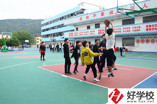郴州科龍職業(yè)技術(shù)學(xué)?；@球場