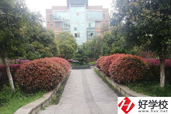 衡陽市職業(yè)中等專業(yè)學(xué)校是封閉式管理的嗎？有好處嗎？