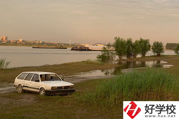 初中畢業(yè)想在懷化讀中專，有哪些好學(xué)校推薦？