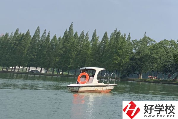 張家界有哪些比較好的中專？可以學什么專業(yè)？