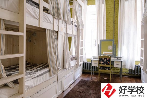 核工業(yè)衛(wèi)生學(xué)校助產(chǎn)專業(yè)怎么樣？宿舍怎么樣？