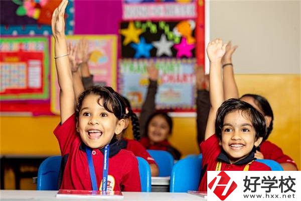 在湖南想當(dāng)老師可以學(xué)哪些專業(yè)？需要考證嗎？