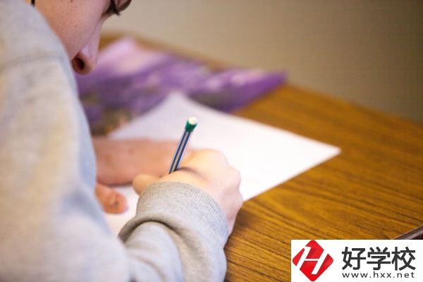 九疑理工學校好不好？宿舍環(huán)境怎么樣？