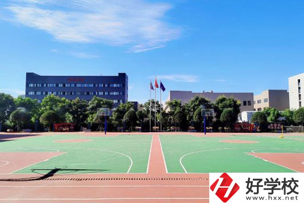 想學新媒體運營專業(yè)，長沙有合適的中職學校嗎？