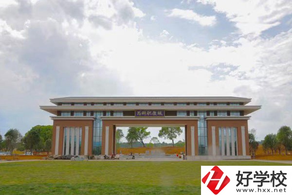 郴州思科中等職業(yè)學(xué)校有哪些優(yōu)秀教師？