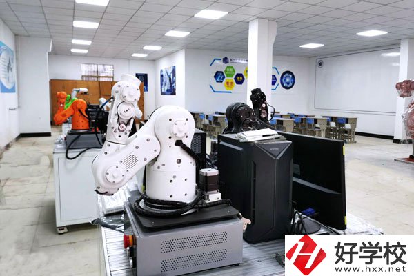 長(zhǎng)沙環(huán)球職業(yè)中專有哪些特色專業(yè)？