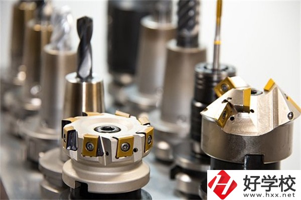 益陽(yáng)不參加中考可以上中專嗎？有什么專業(yè)推薦？