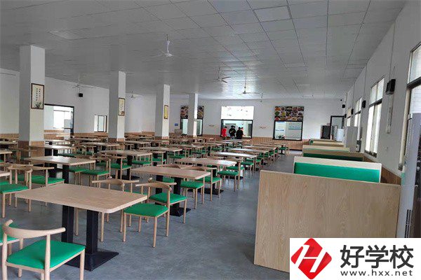 益陽哪些中職學校開設音樂相關專業(yè)？學費貴不貴？