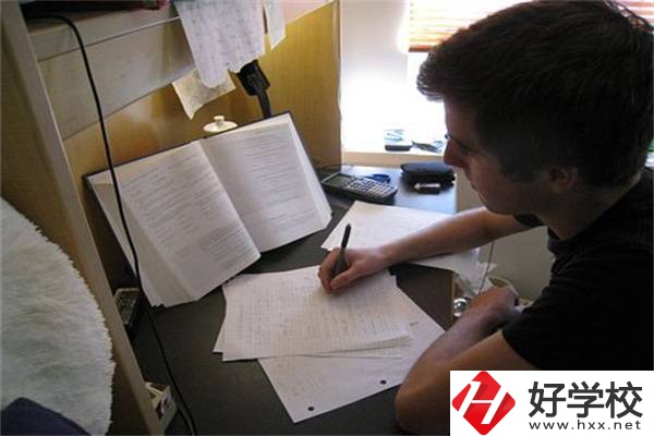 湖南成績差的中職生走哪種升學途徑更好？有什么優(yōu)勢？