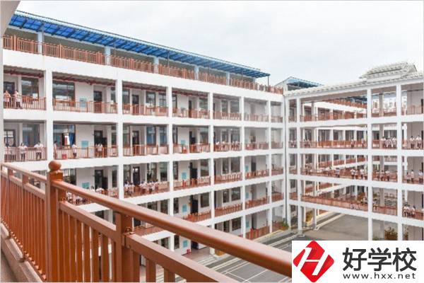 懷化有3+2分段制的中專(zhuān)嗎？對(duì)口專(zhuān)業(yè)好就業(yè)嗎？