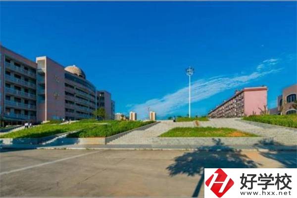 婁底最好的師范職校是哪所？師范專業(yè)好就業(yè)嗎？
