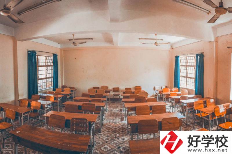 婁底職業(yè)技術(shù)學(xué)院有哪些專業(yè)？學(xué)費(fèi)貴不貴？