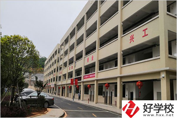 郴州臨武職業(yè)中專怎么樣？教學(xué)條件好不好？