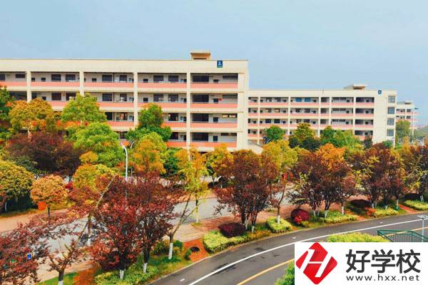 長(zhǎng)沙市電子工業(yè)學(xué)校有哪些特色專業(yè)？就業(yè)前景如何？