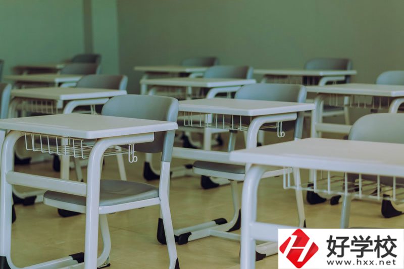 懷化啟航衛(wèi)校是中專嗎？學(xué)校怎么樣？