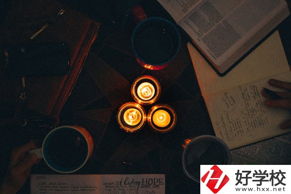 南岳區(qū)職業(yè)中等專(zhuān)業(yè)學(xué)校有哪些專(zhuān)業(yè)？