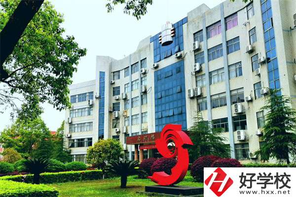 婁底哪些職校有開設護理專業(yè)？就業(yè)方向是什么？