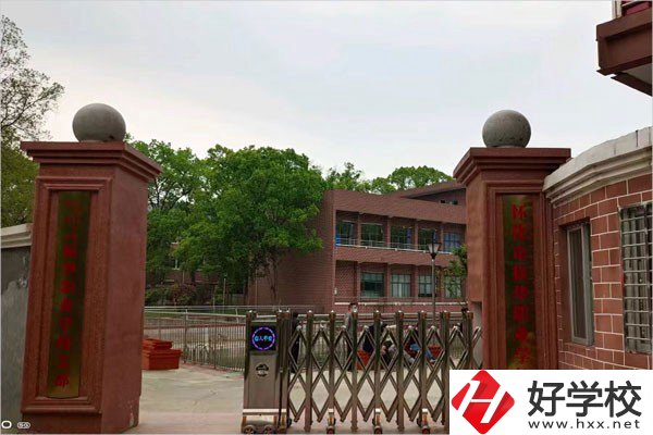 懷化市振華職業(yè)學校開設(shè)了哪些專業(yè)？實訓(xùn)條件怎么樣？